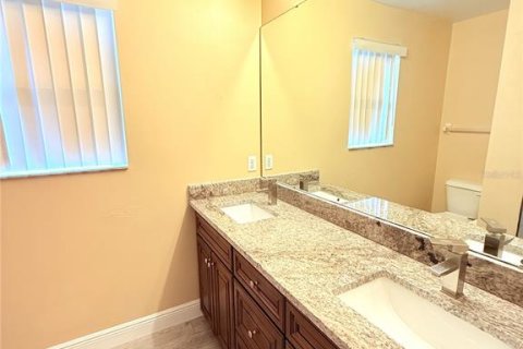 Casa en alquiler en Orlando, Florida, 4 dormitorios, 185.25 m2 № 1903429 - foto 19