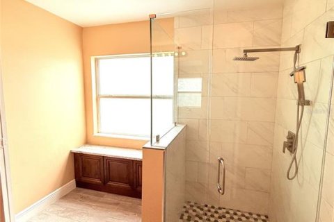 House in Orlando, Florida 4 bedrooms, 185.25 sq.m. № 1903429 - photo 14