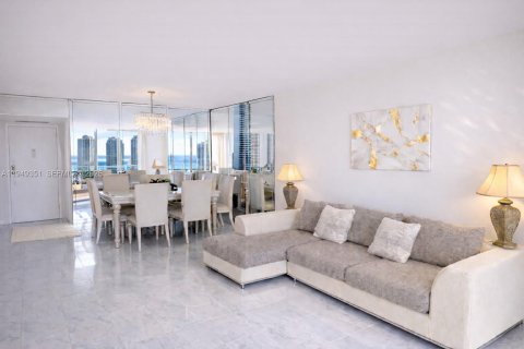 Купить кондоминиум в Халландейл-Бич, Флорида 2 спальни, 104.98м2, № 2006638 - фото 3