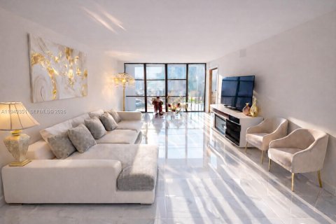 Купить кондоминиум в Халландейл-Бич, Флорида 2 спальни, 104.98м2, № 2006638 - фото 2