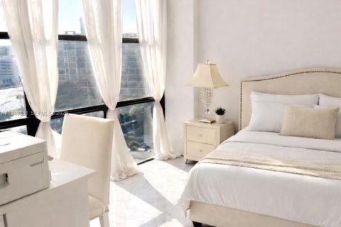 Купить кондоминиум в Халландейл-Бич, Флорида 2 спальни, 104.98м2, № 2006638 - фото 6