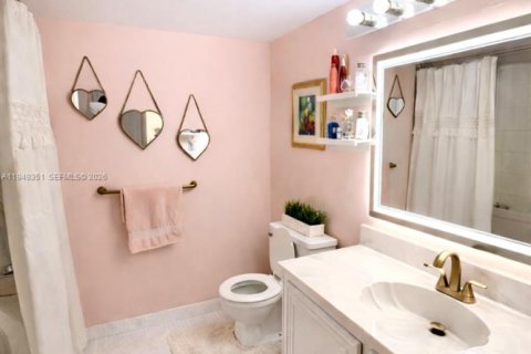 Купить кондоминиум в Халландейл-Бич, Флорида 2 спальни, 104.98м2, № 2006638 - фото 5