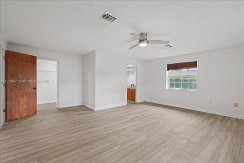 Купить виллу или дом в Майами, Флорида 8 комнат, 315.5м2, № 1964921 - фото 8