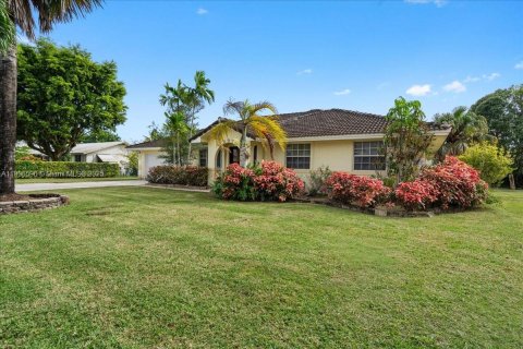 Купить виллу или дом в Майами, Флорида 8 комнат, 315.5м2, № 1964921 - фото 17