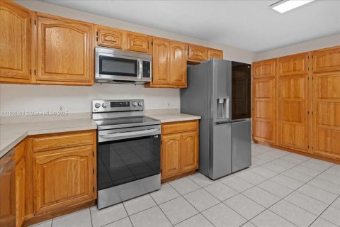 Купить виллу или дом в Майами, Флорида 8 комнат, 315.5м2, № 1964921 - фото 5