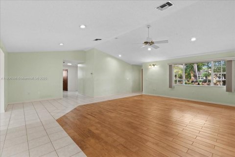 Купить виллу или дом в Майами, Флорида 8 комнат, 315.5м2, № 1964921 - фото 4