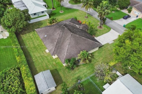 Купить виллу или дом в Майами, Флорида 8 комнат, 315.5м2, № 1964921 - фото 28