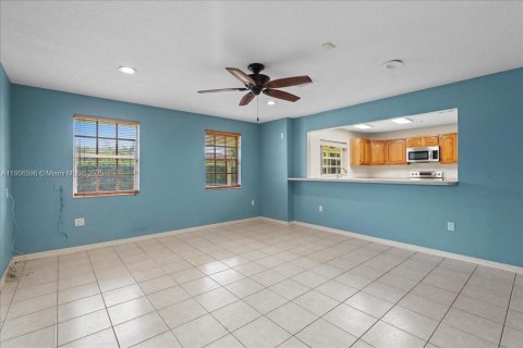 Купить виллу или дом в Майами, Флорида 8 комнат, 315.5м2, № 1964921 - фото 30