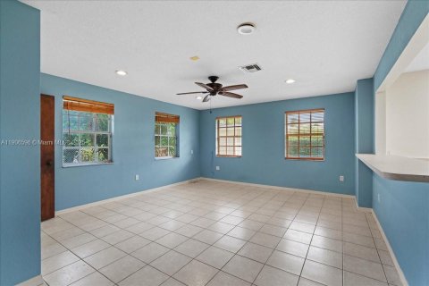 Купить виллу или дом в Майами, Флорида 8 комнат, 315.5м2, № 1964921 - фото 14