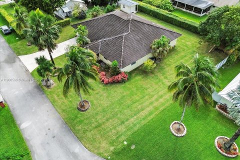 Купить виллу или дом в Майами, Флорида 8 комнат, 315.5м2, № 1964921 - фото 3