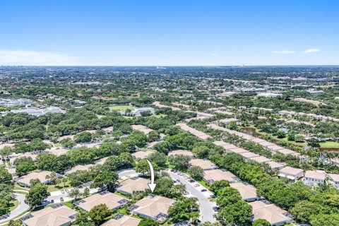House in Palm Beach Gardens, Florida 2 bedrooms, 107.02 sq.m. № 1208787 - photo 1