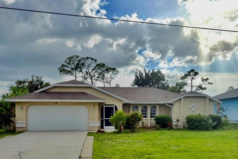 Villa ou maison à louer à Punta Gorda, Floride: 3 chambres, 182.09 m2 № 1795871 - photo 1