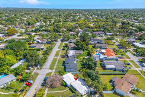 Casa en venta en Palmetto Bay, Florida, 3 dormitorios, 110.46 m2 № 1966963 - foto 7