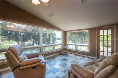 House in Summerfield, Florida 5 bedrooms, 384.89 sq.m. № 2308793 - photo 18