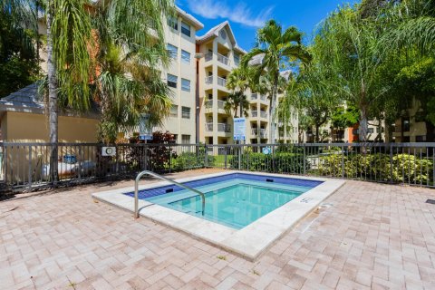 Condominio en alquiler en Doral, Florida, 2 dormitorios, 92.16 m2 № 2084032 - foto 20