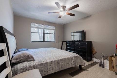 Condominio en alquiler en Doral, Florida, 2 dormitorios, 92.16 m2 № 2084032 - foto 13
