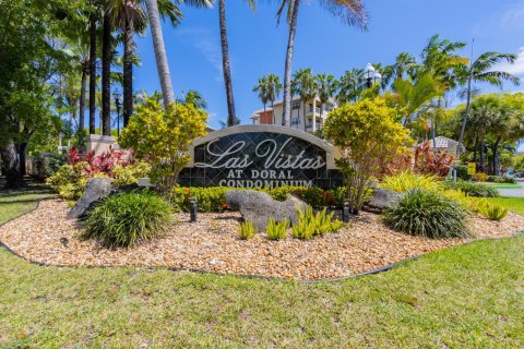 Condominio en alquiler en Doral, Florida, 2 dormitorios, 92.16 m2 № 2084032 - foto 23