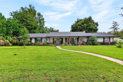 Casa en Ocala, Florida 4 dormitorios, 245.82 m2 № 2352281