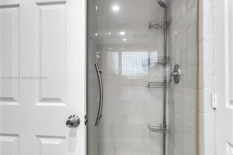 Casa en venta en Miami Gardens, Florida, 3 dormitorios, 151.8 m2 № 2024726 - foto 22