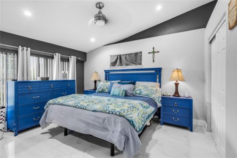 Casa en venta en Miami Gardens, Florida, 3 dormitorios, 151.8 m2 № 2024726 - foto 19