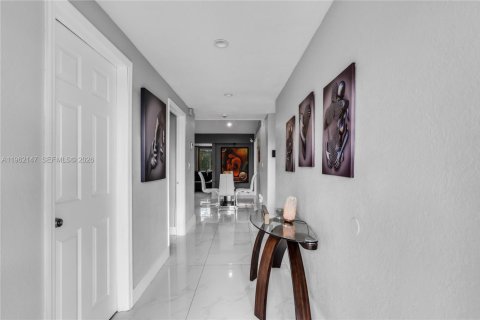 Casa en venta en Miami Gardens, Florida, 3 dormitorios, 151.8 m2 № 2024726 - foto 4