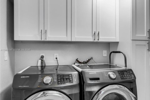 Casa en venta en Miami Gardens, Florida, 3 dormitorios, 151.8 m2 № 2024726 - foto 24