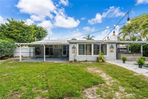Casa en venta en Miami Gardens, Florida, 3 dormitorios, 151.8 m2 № 2024726 - foto 27