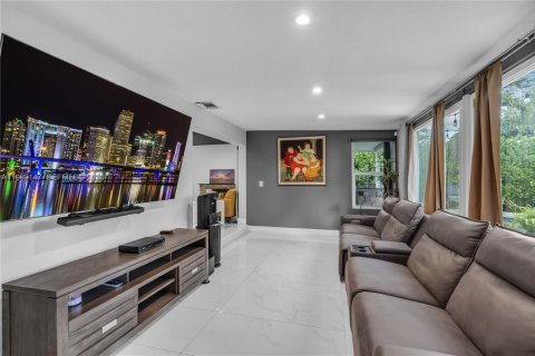 Casa en venta en Miami Gardens, Florida, 3 dormitorios, 151.8 m2 № 2024726 - foto 11