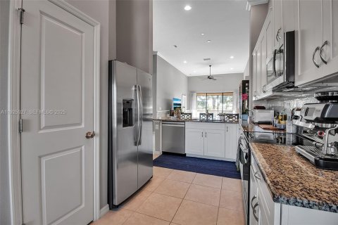 Condo in Bradenton, Florida, 2 bedrooms № 1986743 - photo 13