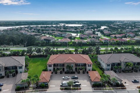 Condo in Bradenton, Florida, 2 bedrooms № 1986743 - photo 8