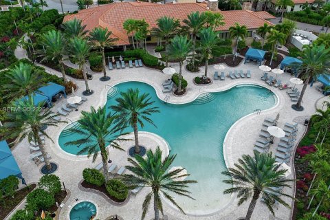 Condo in Bradenton, Florida, 2 bedrooms № 1986743 - photo 3