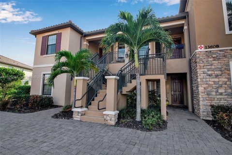 Condo in Bradenton, Florida, 2 bedrooms № 1986743 - photo 7