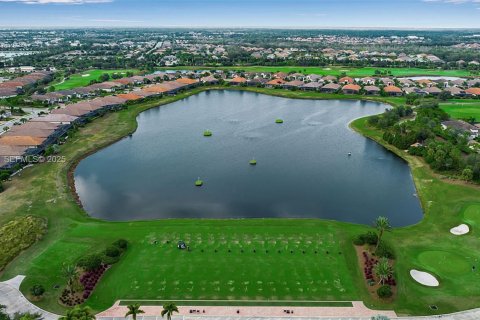 Condo in Bradenton, Florida, 2 bedrooms № 1986743 - photo 4