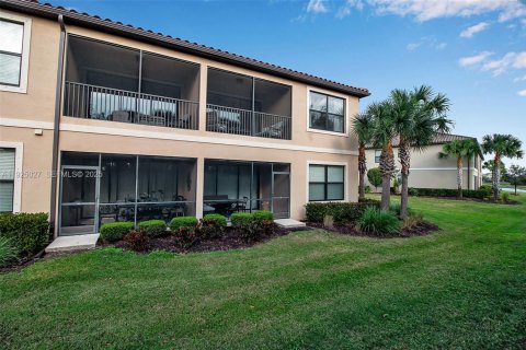 Condo in Bradenton, Florida, 2 bedrooms № 1986743 - photo 28