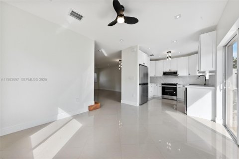 Adosado en alquiler en Miramar, Florida, 3 dormitorios, 141.03 m2 № 2050247 - foto 6