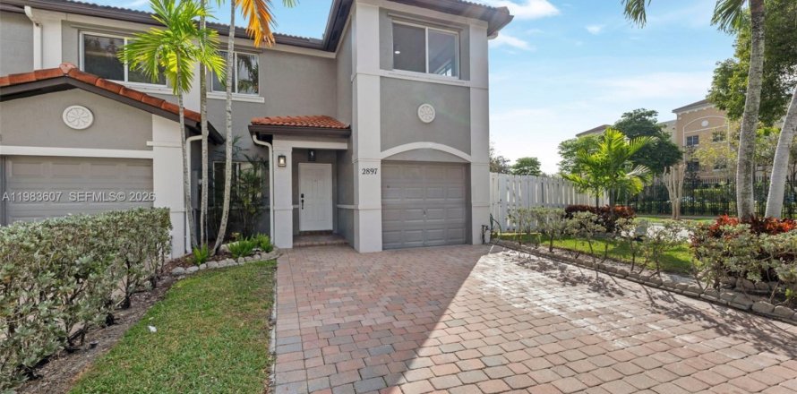 Adosado en Miramar, Florida 3 dormitorios, 141.03 m2 № 2050247