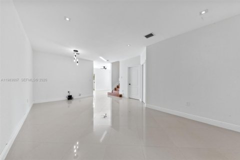 Adosado en alquiler en Miramar, Florida, 3 dormitorios, 141.03 m2 № 2050247 - foto 3