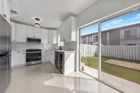 Adosado en alquiler en Miramar, Florida, 3 dormitorios, 141.03 m2 № 2050247 - foto 7