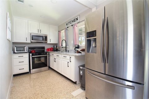 Villa ou maison à vendre à Tampa, Floride: 3 chambres, 105.91 m2 № 2230128 - photo 9