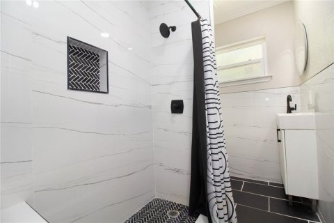 Villa ou maison à vendre à Tampa, Floride: 3 chambres, 105.91 m2 № 2230128 - photo 15