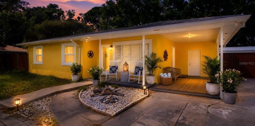 Villa ou maison à Tampa, Floride 3 chambres, 105.91 m2 № 2230128