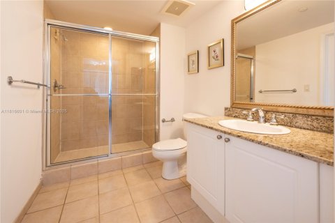 Condo in Aventura, Florida, 2 bedrooms  № 1772319 - photo 28