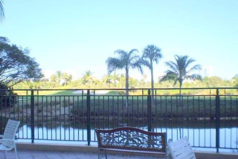 Condo in Aventura, Florida, 2 bedrooms  № 1772319 - photo 24
