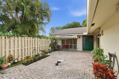 House in Delray Beach, Florida 2 bedrooms, 110.37 sq.m. № 1986395 - photo 2