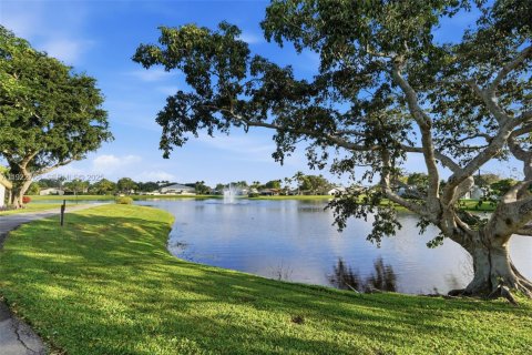 House in Delray Beach, Florida 2 bedrooms, 110.37 sq.m. № 1986395 - photo 23