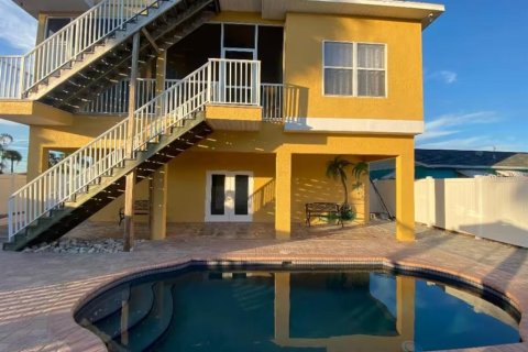 House in Hudson, Florida 3 bedrooms, 178.56 sq.m. № 2096488 - photo 6
