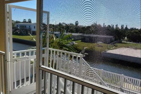House in Hudson, Florida 3 bedrooms, 178.56 sq.m. № 2096488 - photo 9