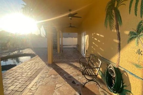 House in Hudson, Florida 3 bedrooms, 178.56 sq.m. № 2096488 - photo 15