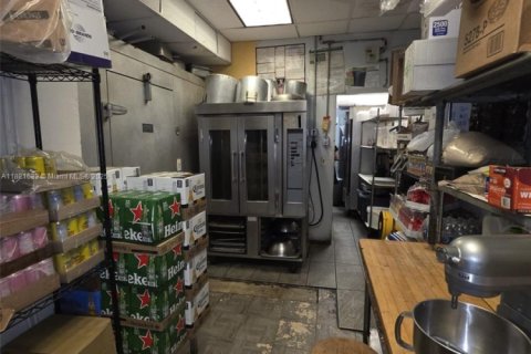 Commercial property in Miami, Florida № 1980409 - photo 30