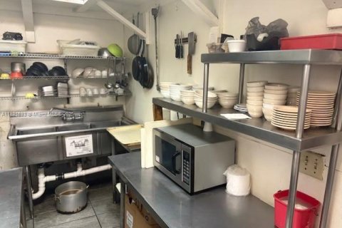 Commercial property in Miami, Florida № 1980409 - photo 19